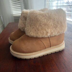Zara faux fur toddler boots, size 21